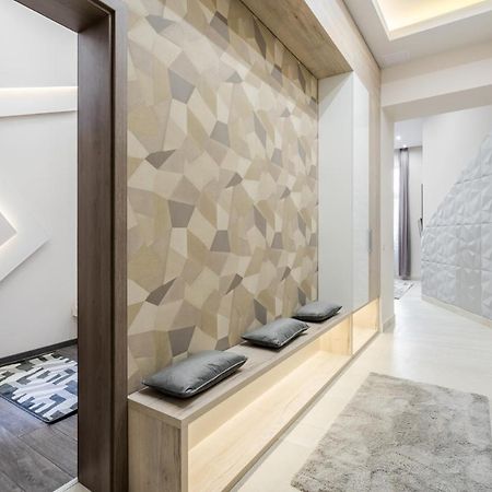 Chic Comfort Suite For 6 By Oktogon 布达佩斯 外观 照片