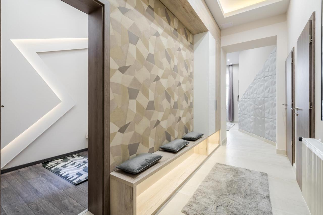 Chic Comfort Suite For 6 By Oktogon 布达佩斯 外观 照片
